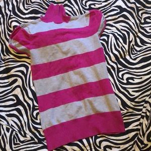 pink and grey turtleneck shirt